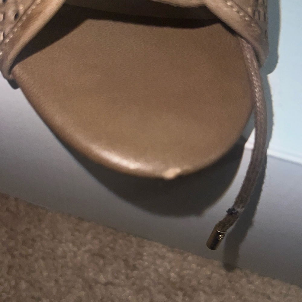 Heels - Picture 2 of 3